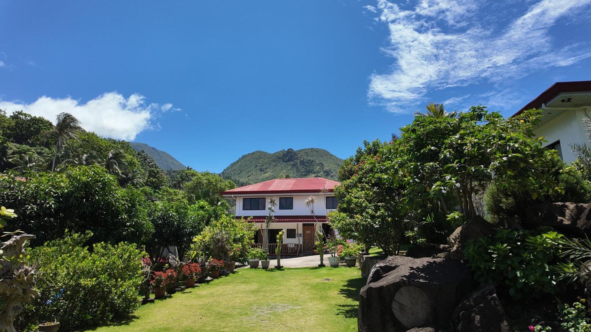 Tongatok Cliff Resort Mambajao Exterior foto